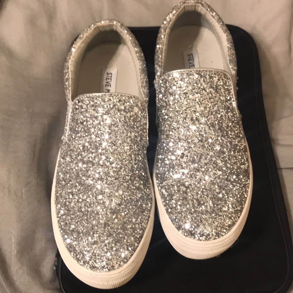 Steve Madden Sparkly silver shoes